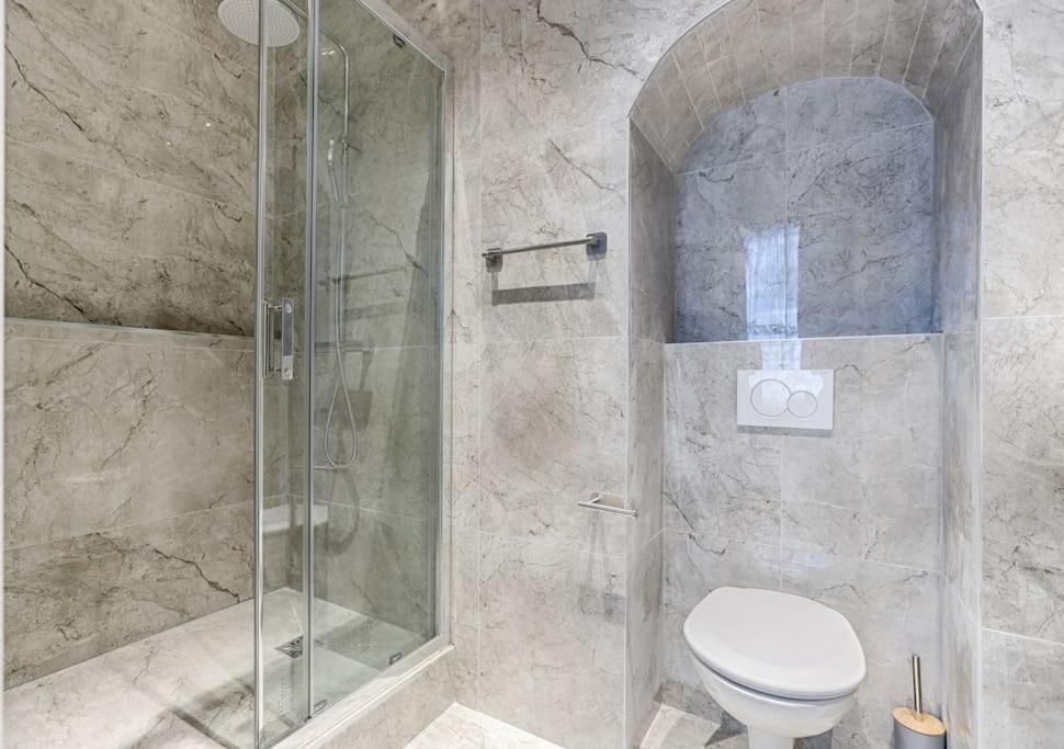 Zen & Luxury 2br Flat - Eiffel Tower Parigi